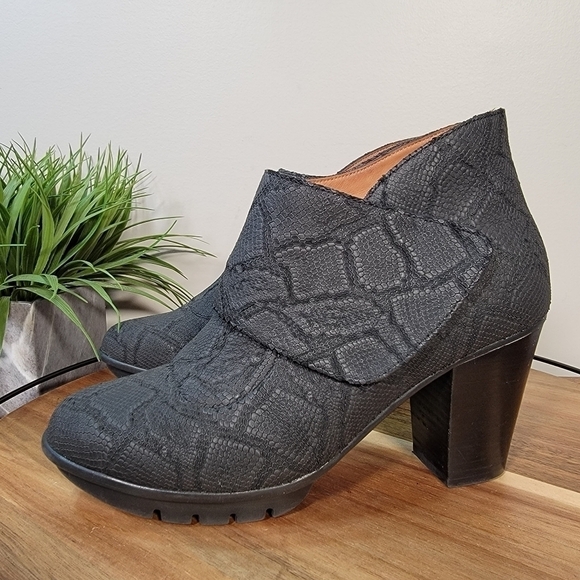 L'Amour Des Pieds Snakeskin Print Foldover Wrap Booties Ankle Boots Size 9.5 - Picture 7 of 15